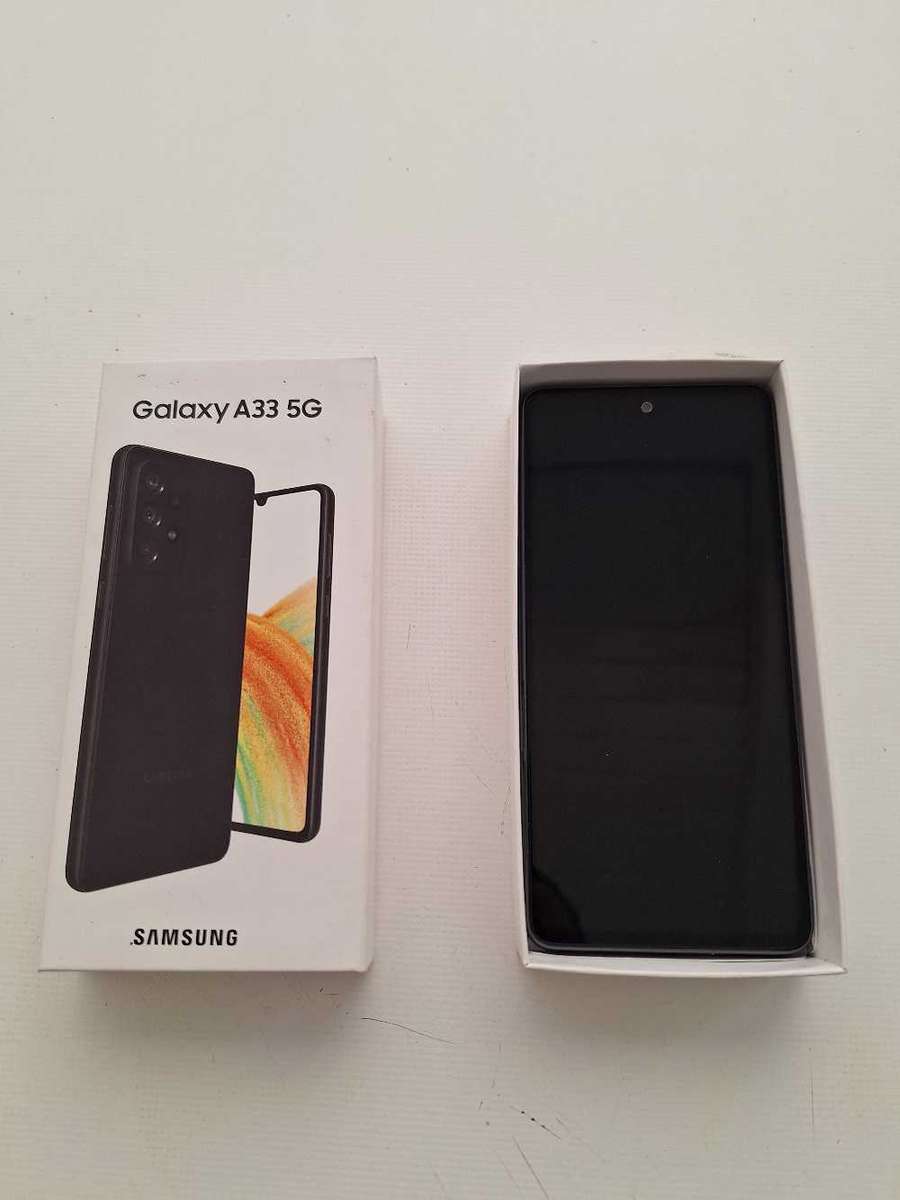 Iphone 13 mini 256 gig in great condition with box