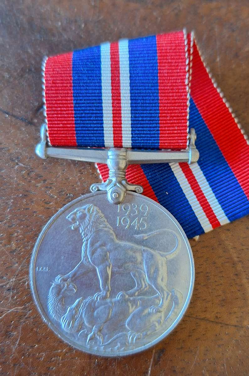 WW2 - FULL SIZE 1939-45 WAR MEDAL MEDAL  (UNNAMED)