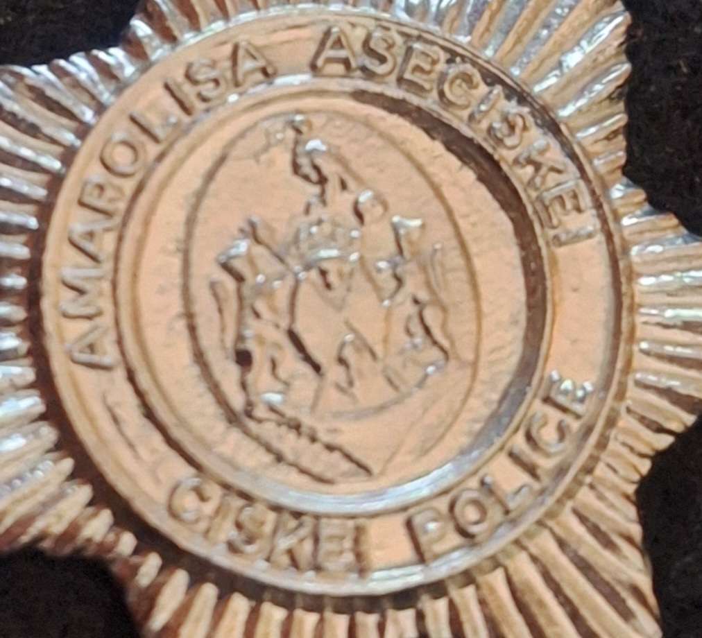 CISKEI POLICE COLLAR BADGES (2 X VARIANTS) - PINS INTACT