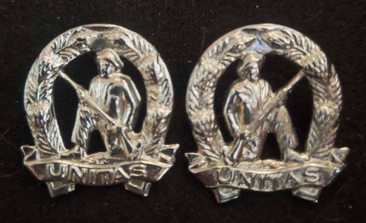 SADF - COMMANDO (UNITAS) COLLAR BADGES - PINS INTACT