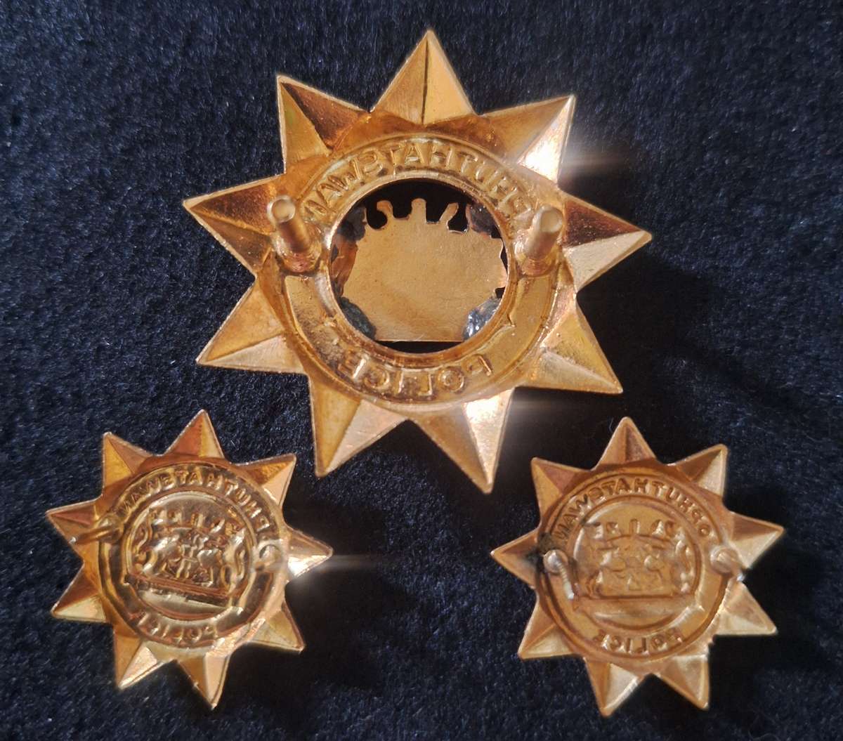 BOPHUTHATSWANA POLICE CAP AND COLLAR BADGES -  ALL PINS / SCREWS INTACT