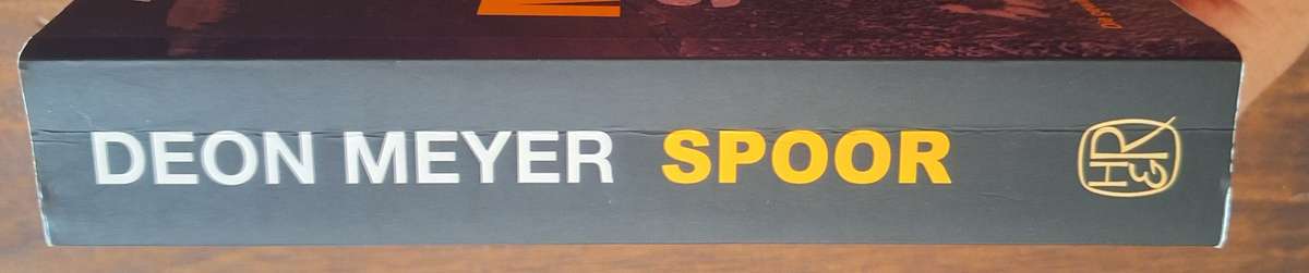 DEON MEYER - SPOOR - 2de DRUK 2010 - SAGTEBAND - 544 BLADSYE.