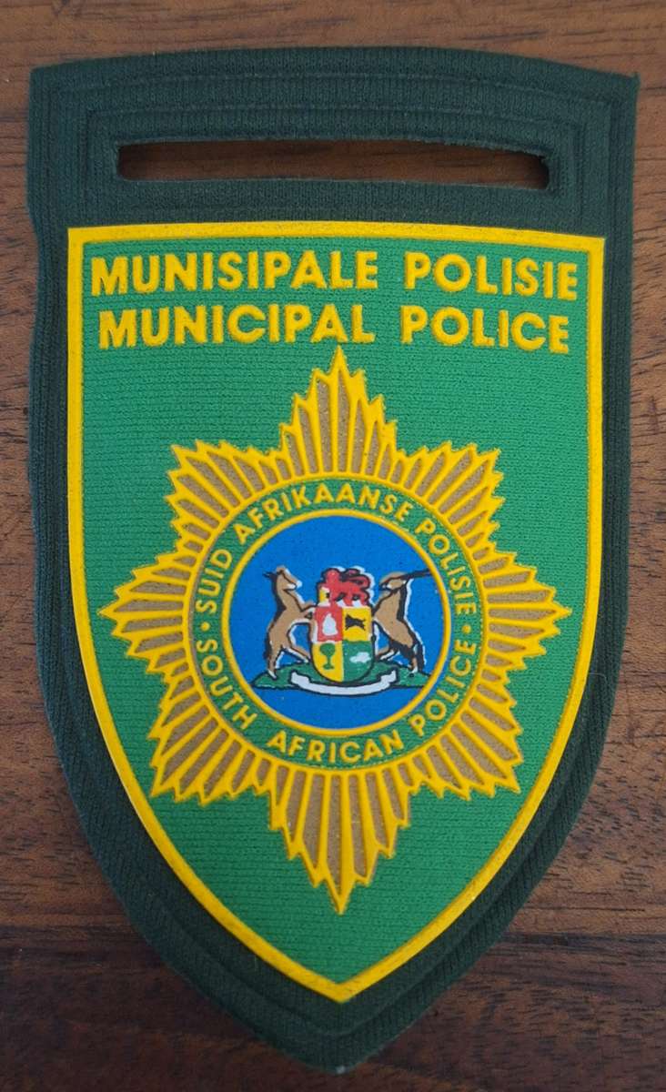 PRE 1994 MUNICIPAL POLICE SHOULDER FLASH - PIN INTACT