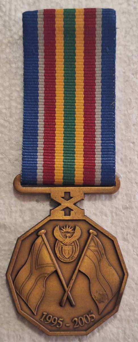 SA POLICE 10 YEAR COMMEMORATION MEDAL - FULL SIZE - NUMBERED