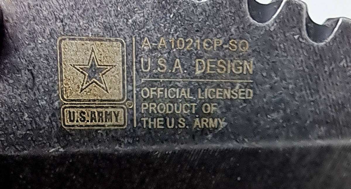 8.5" U.S. ARMY OFFICIAL MILITARY DIGITAL CAMO POCKET KNIFE (A-A1021CS)