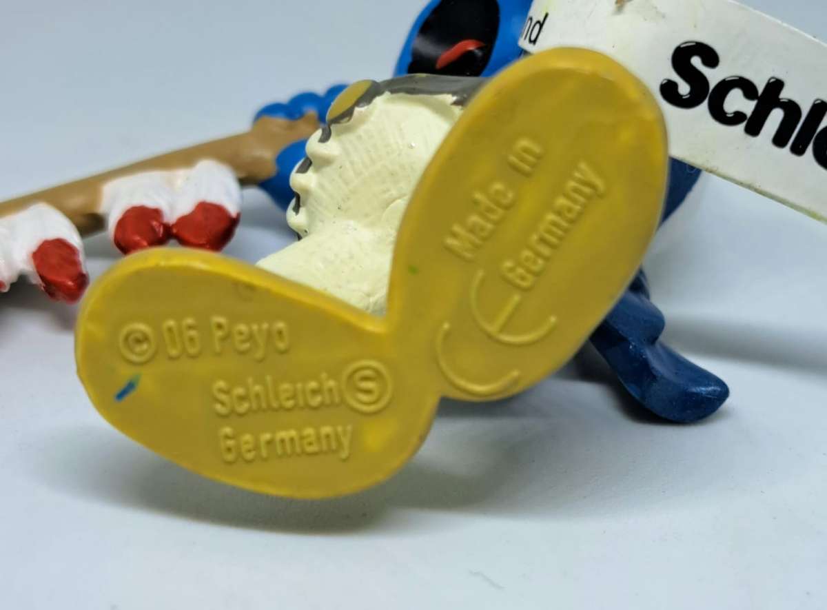 2006 Original Peyo Schleich  - Tribal Indian Smurf