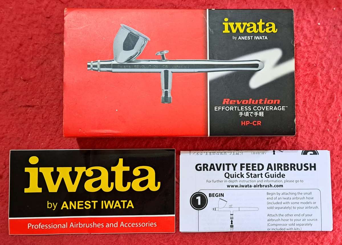 Iwata Revolution HP-CR Airbrush + Plus Mint Condition