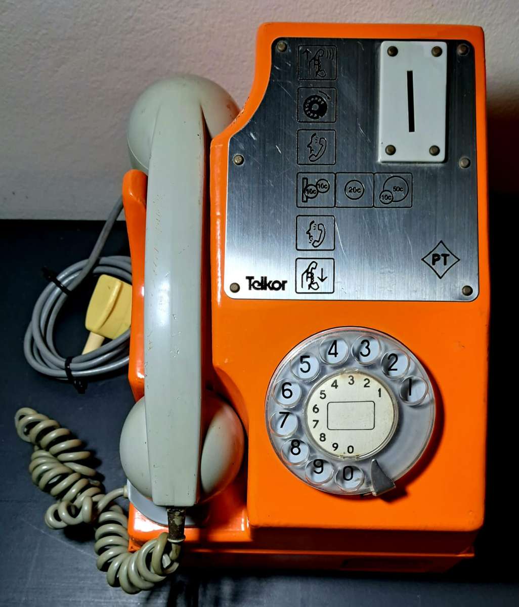 Vintage Telkor PT Post Office Desktop Coin Telephone "Tiekieboks" amazing condition