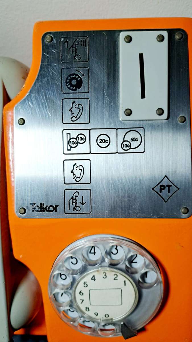 Vintage Telkor PT Post Office Desktop Coin Telephone "Tiekieboks" amazing condition