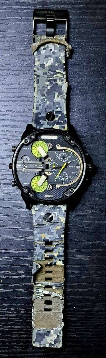 Super Rare Variant Camo/Army Edition DZ7311 Diesel Mr. Daddy 2.0 Monstrous Size Watch