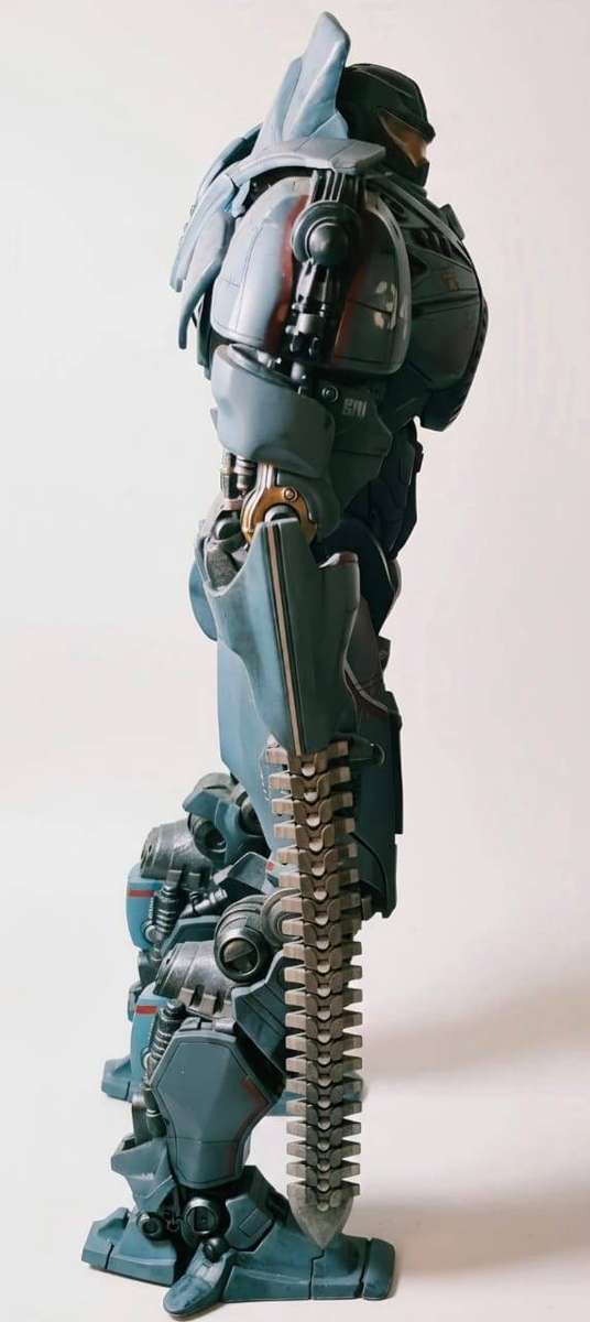 NECA Massive 18" (45cm) Gypsy Danger (Jaeger) Action Figure  Pacific Rim - Incredible Detail