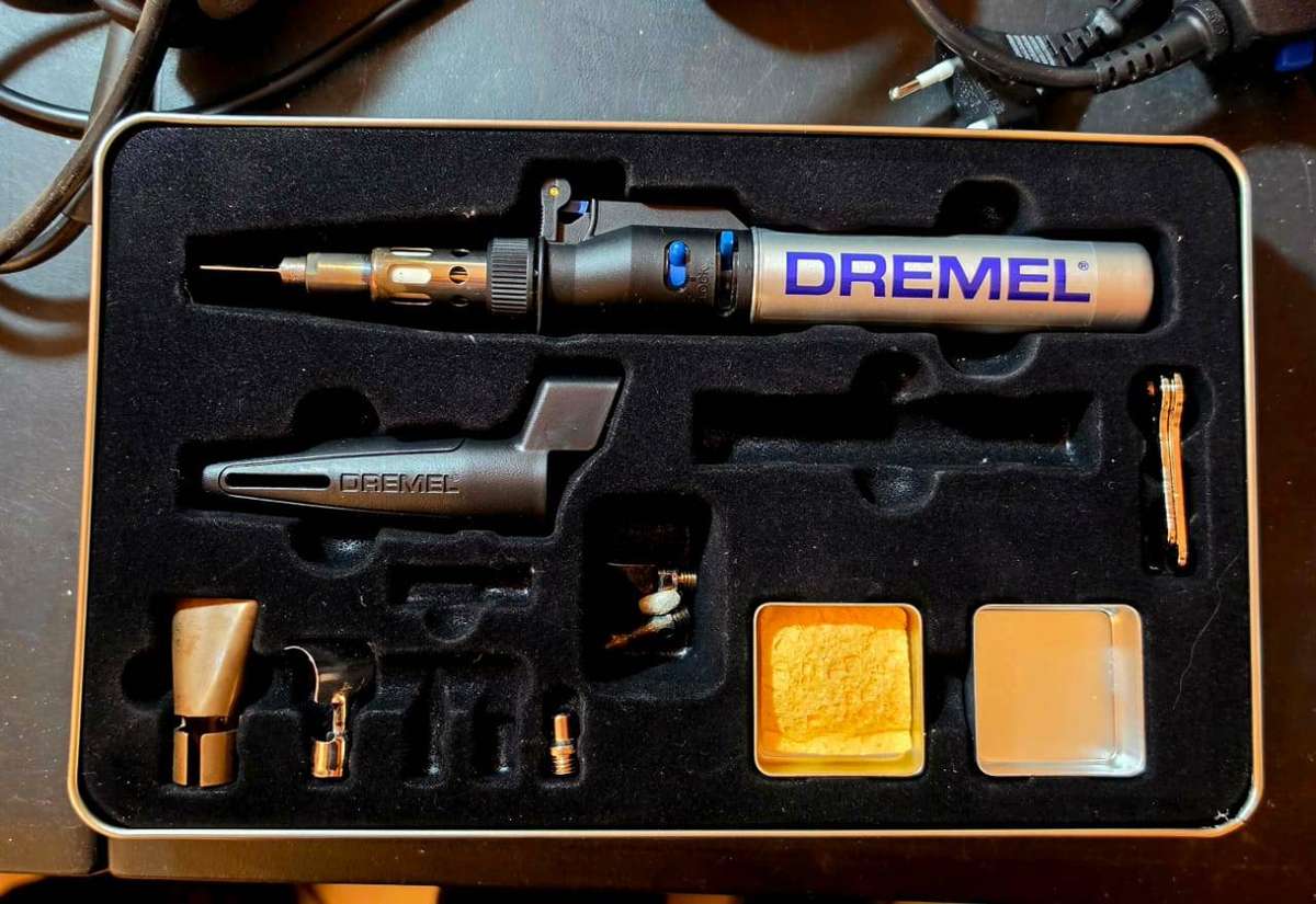 DREMEL - All you'll ever need set and Toolbox - EV R10 000
