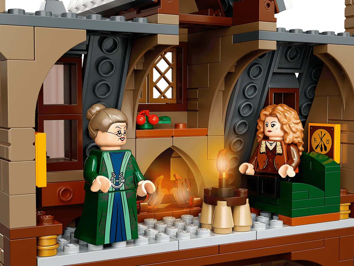 LEGO® Harry Potter - Hogsmeade Village Visit (76388)