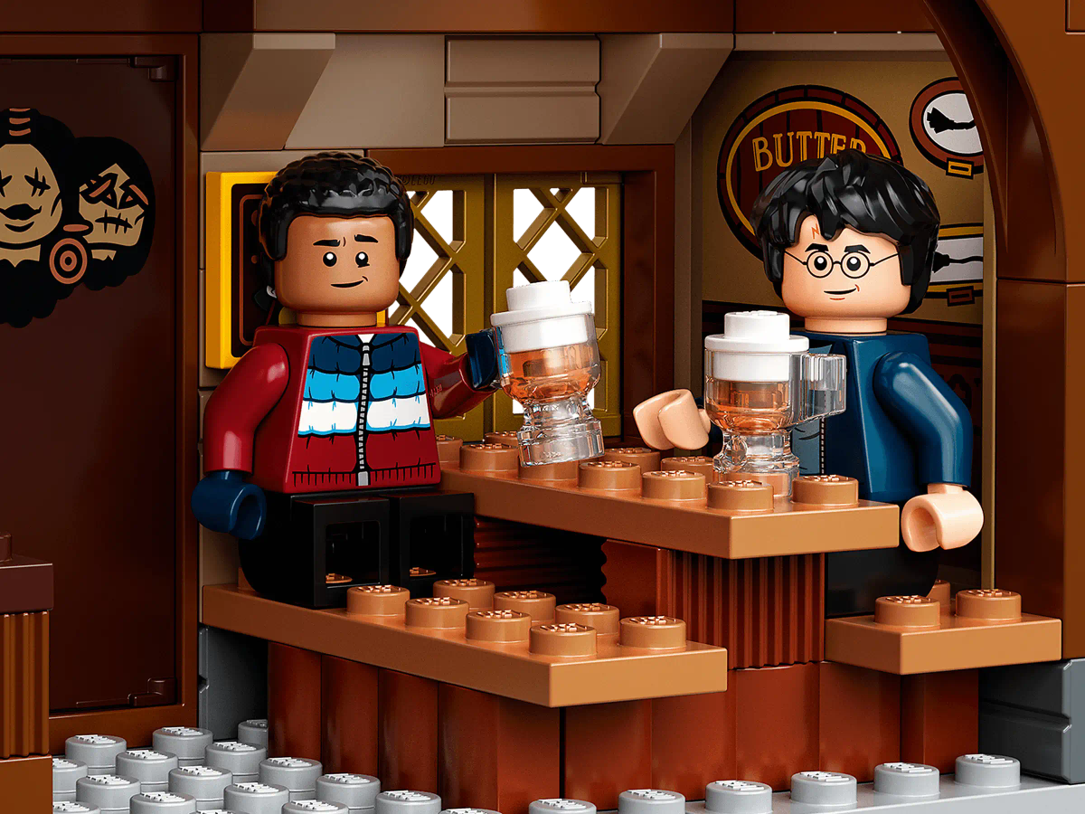 LEGO® Harry Potter - Hogsmeade Village Visit (76388)