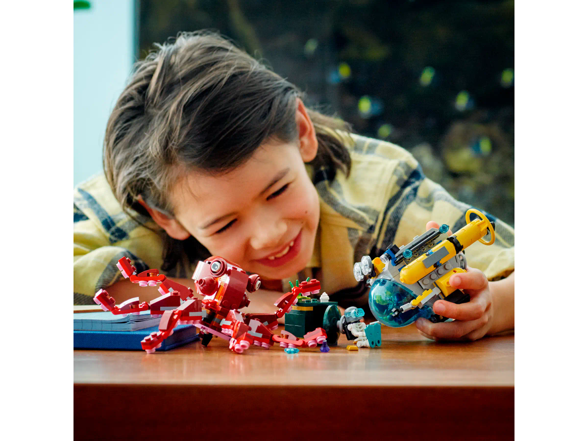 LEGO® Creator 3 in 1 - Sunken Treasure Mission (31130)