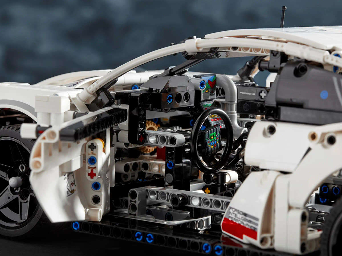 LEGO® Technic - Porsche 911 RSR (42096)