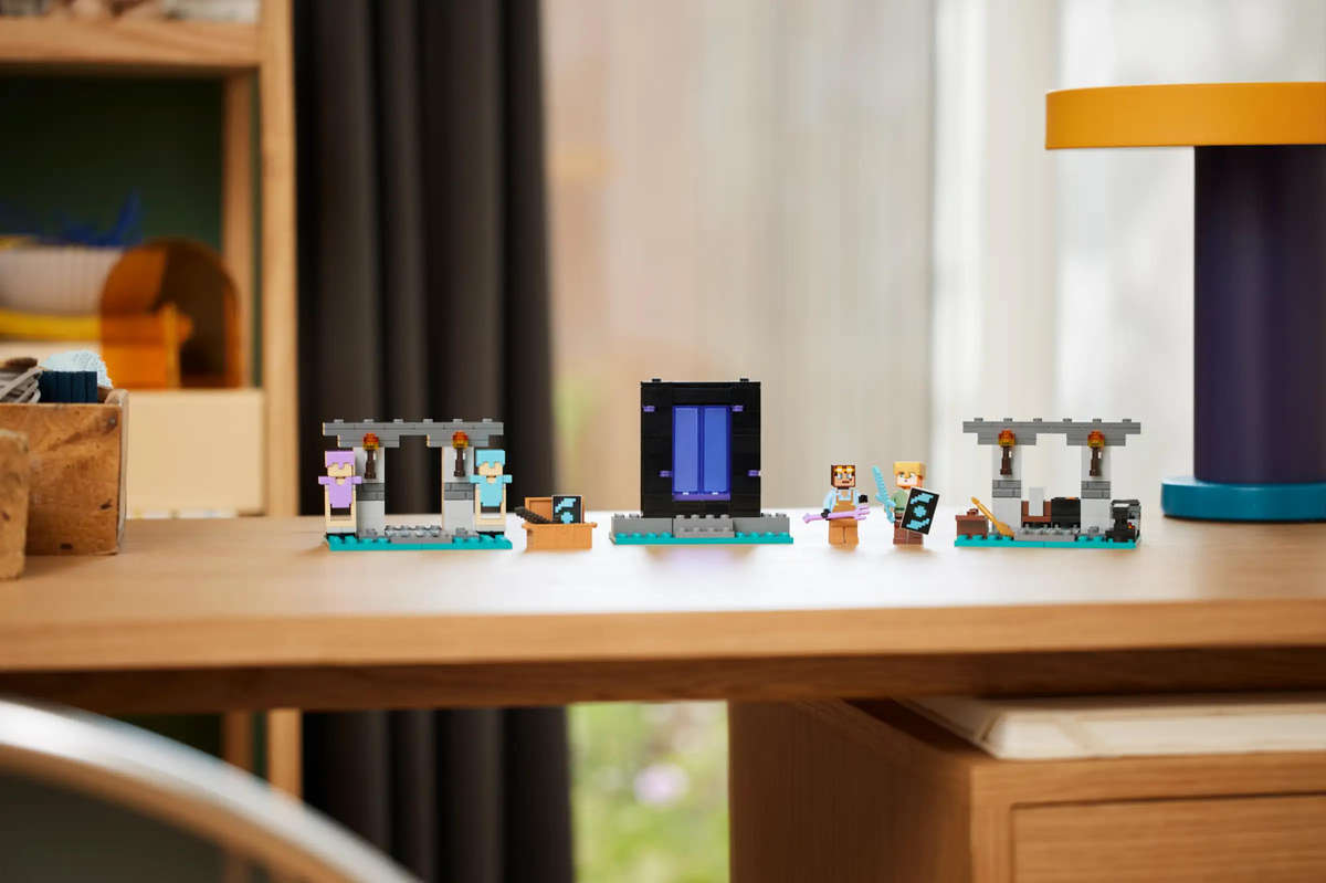 LEGO® Minecraft - The Armory (21252)