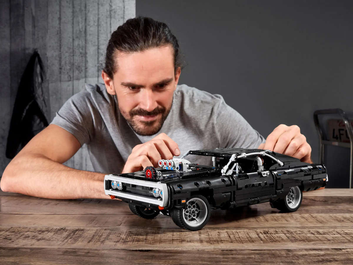 LEGO® Technic - Dom's Dodge Charger (42111)