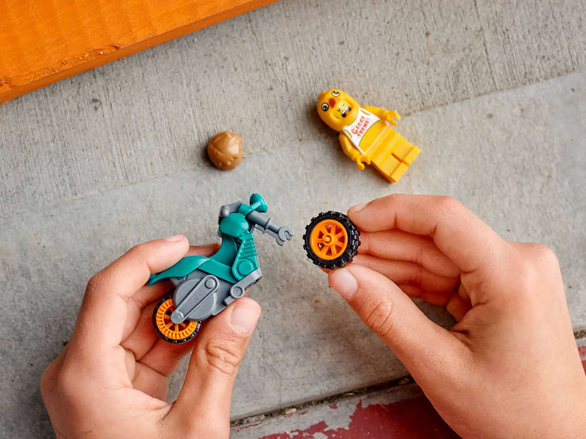 LEGO® City Stuntz - Chicken Stunt Bike (60310)