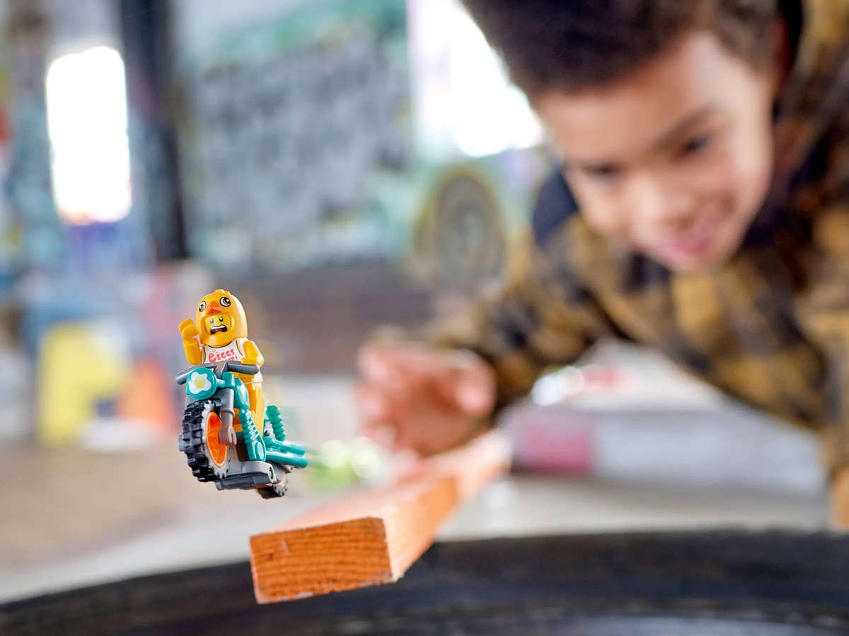 LEGO® City Stuntz - Chicken Stunt Bike (60310)