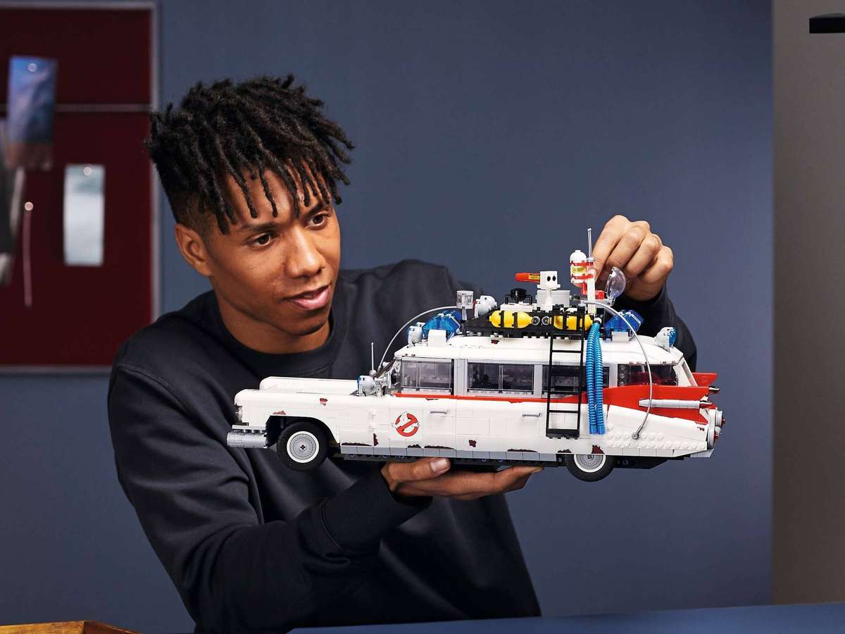 LEGO® Icons - Ghostbusters ECTO-1 (10274)
