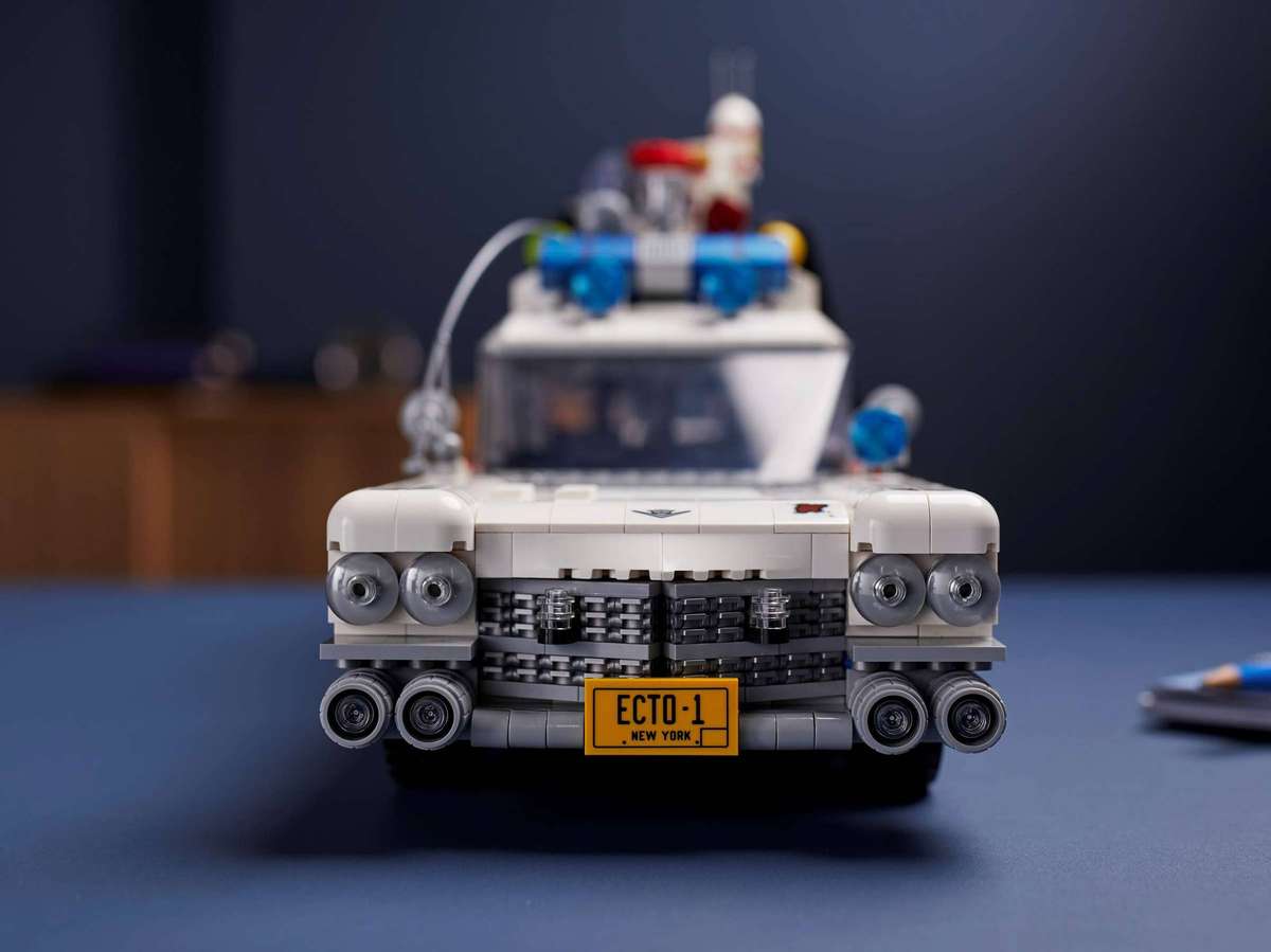LEGO® Icons - Ghostbusters ECTO-1 (10274)