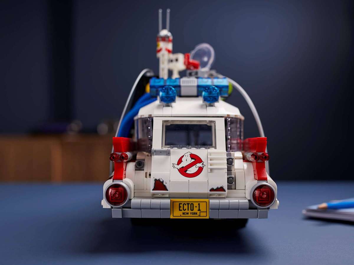 LEGO® Icons - Ghostbusters ECTO-1 (10274)
