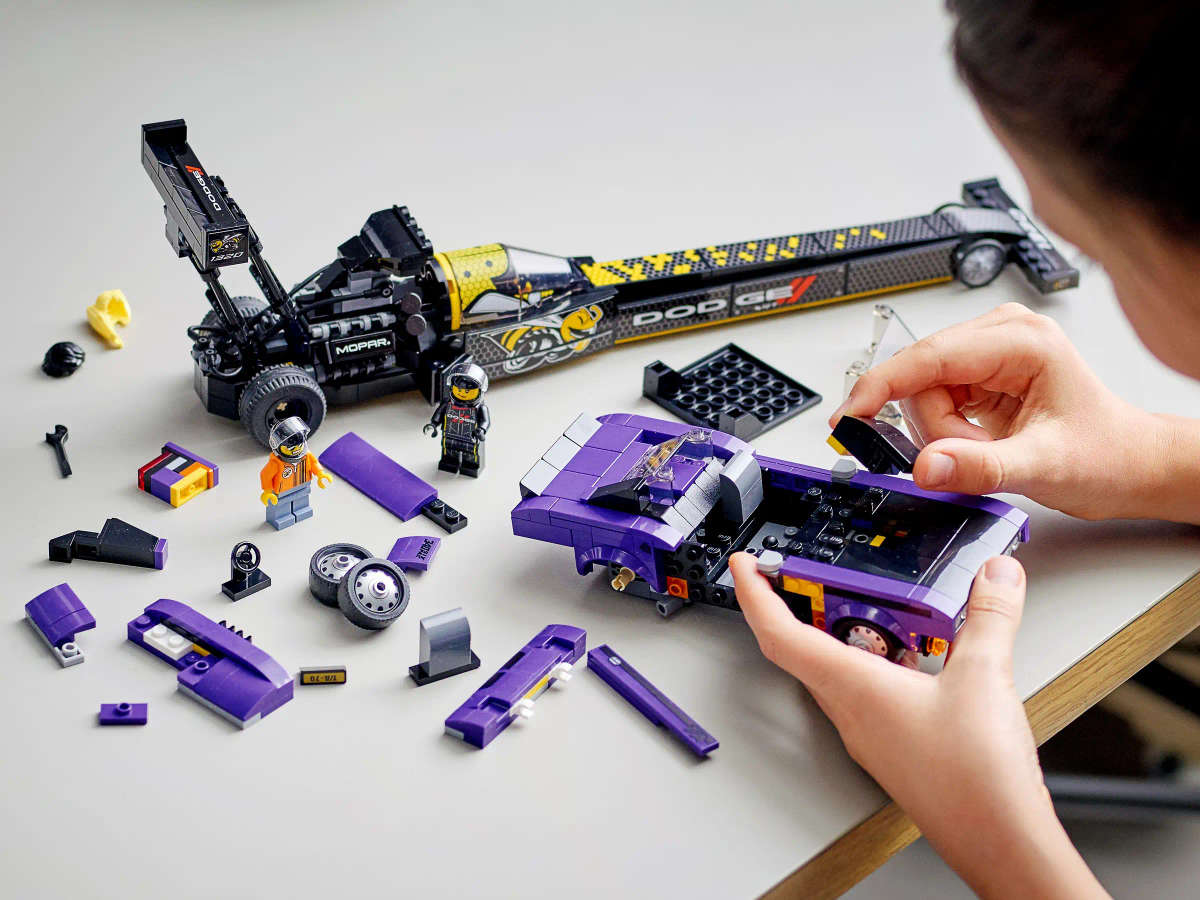 LEGO® Speed Champions - Mopar Dodge//SRT Top Fuel Dragster and 1970 Dodge Challenger T/A (76904)