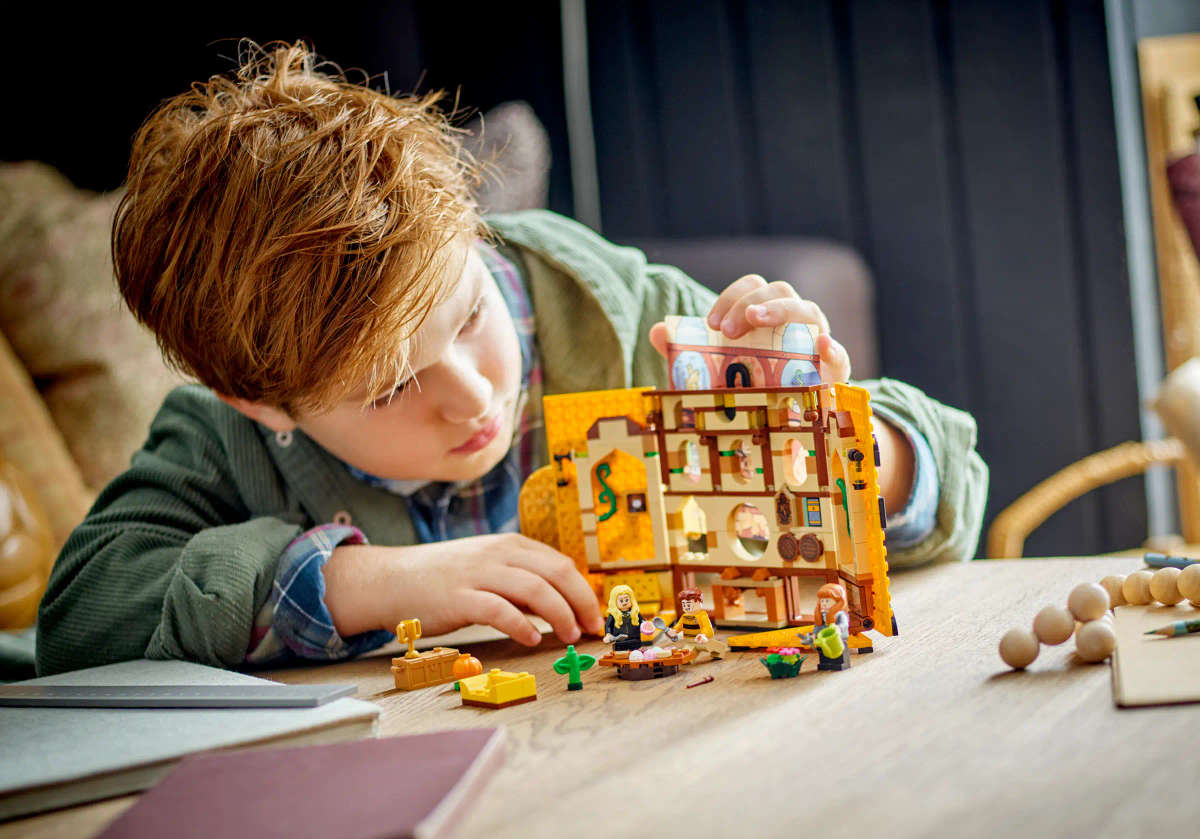 LEGO® Harry Potter - Hufflepuff House Banner (76412)