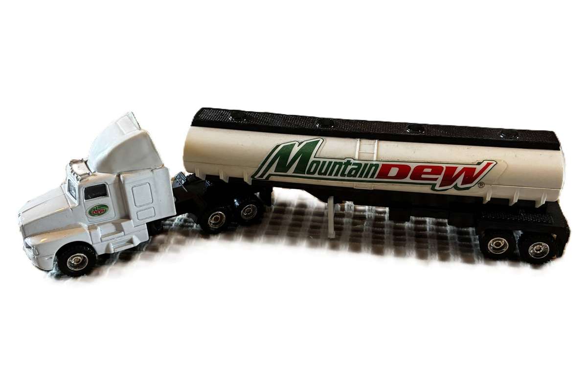 Maisto Truck & Trailer 1:87 Scale