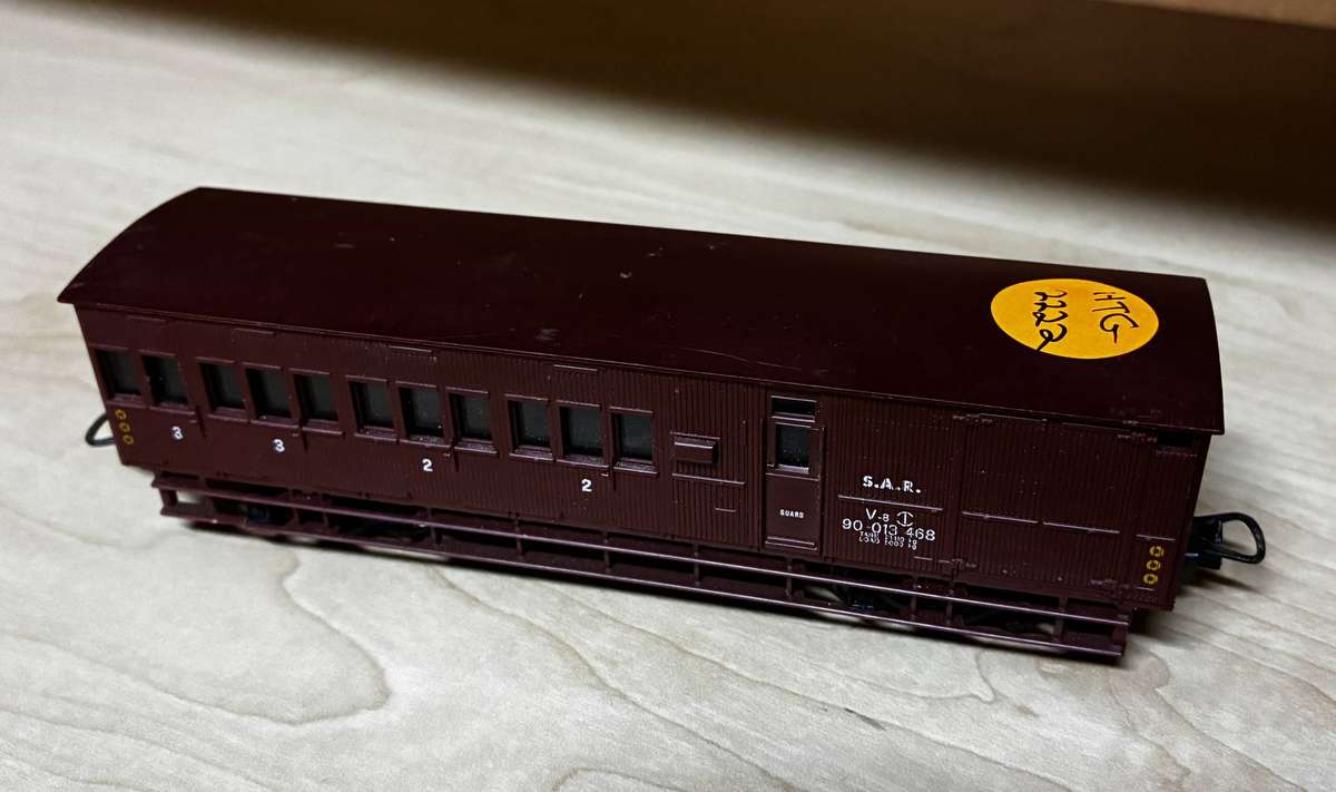 Lima HO SAR V8 Guards Van