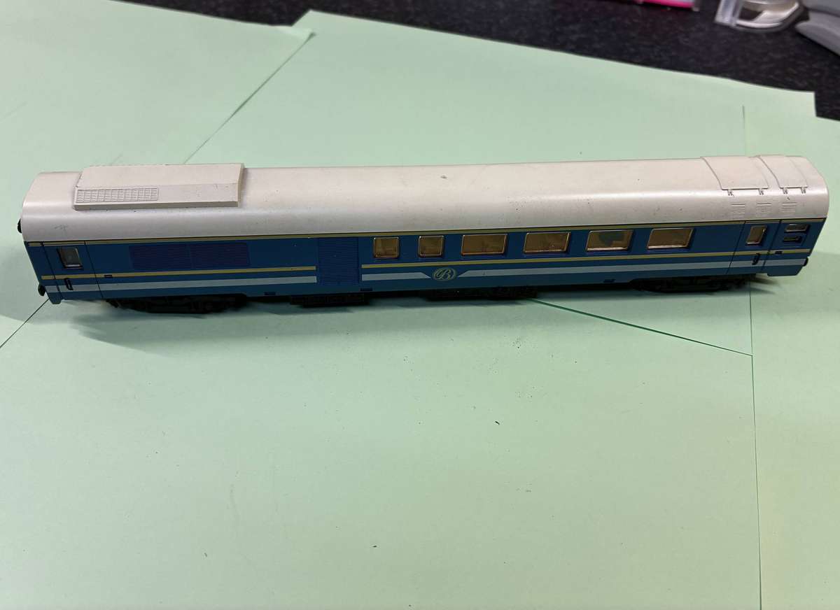 Lima HO Blue Train Composite Coach