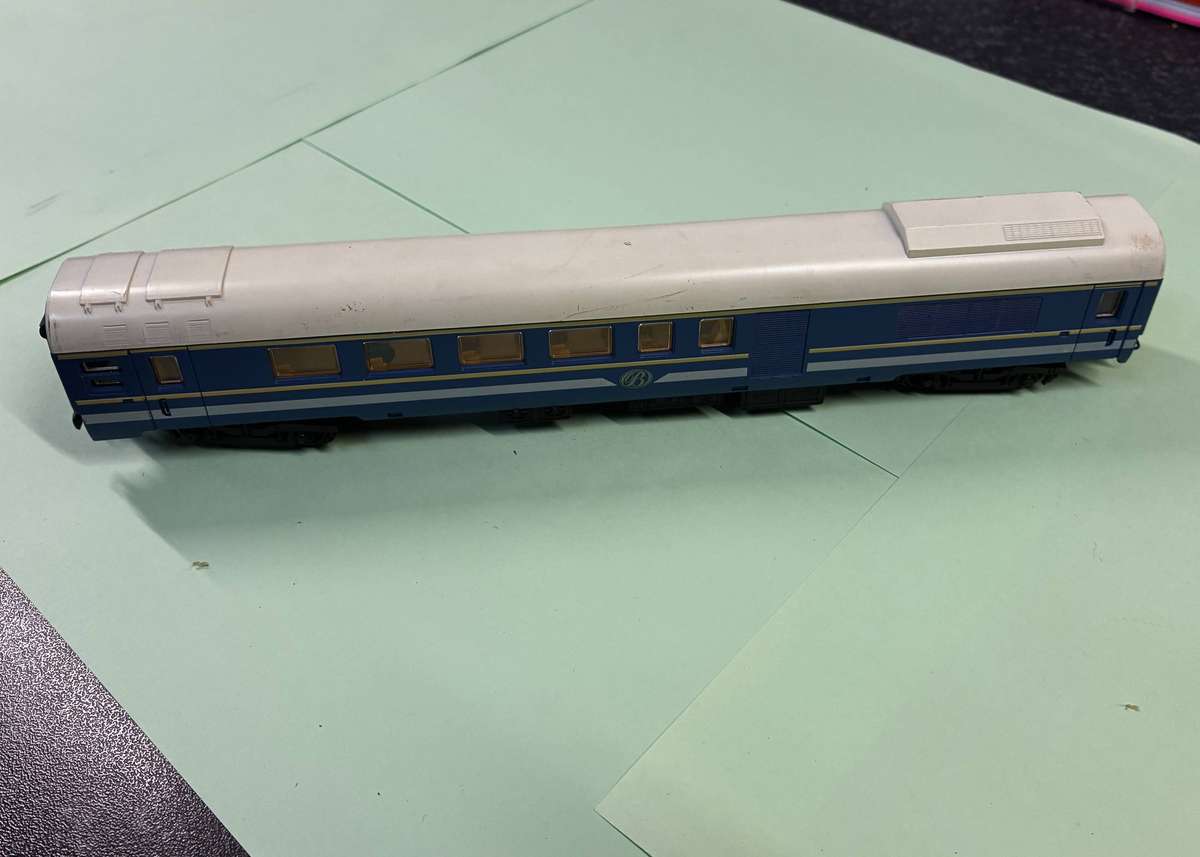 Lima HO Blue Train Composite Coach