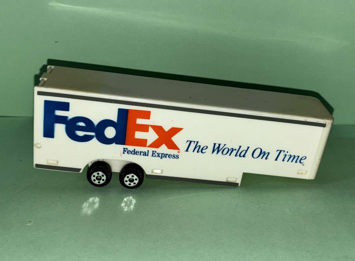 Semi Trailers set of 3 1:87 Scale