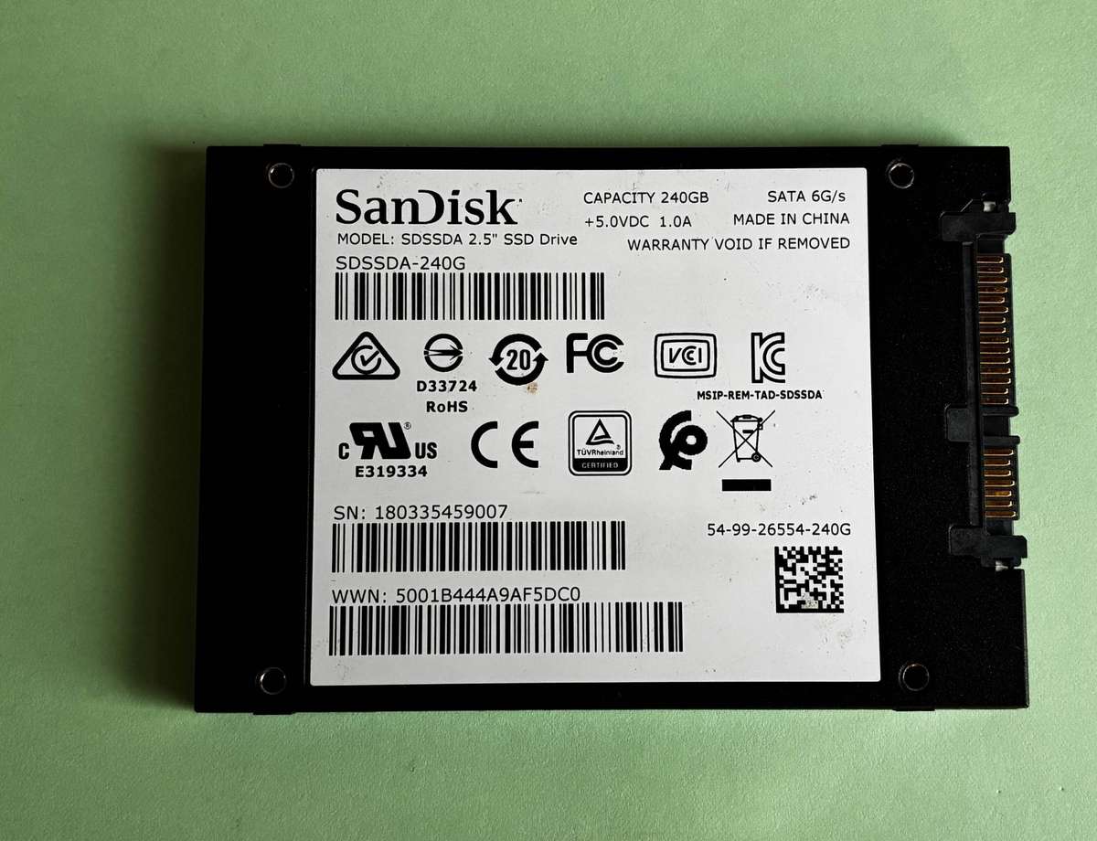 SANDISK 240GB SATA 2.5 LAPTOP SSD