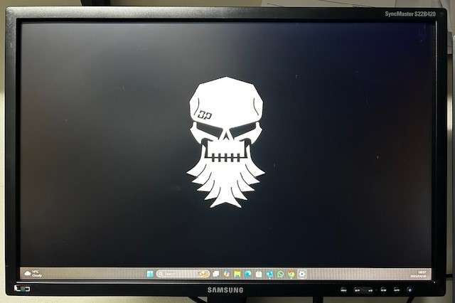 SAMSUNG 22" LED Monitor *NO STAND*