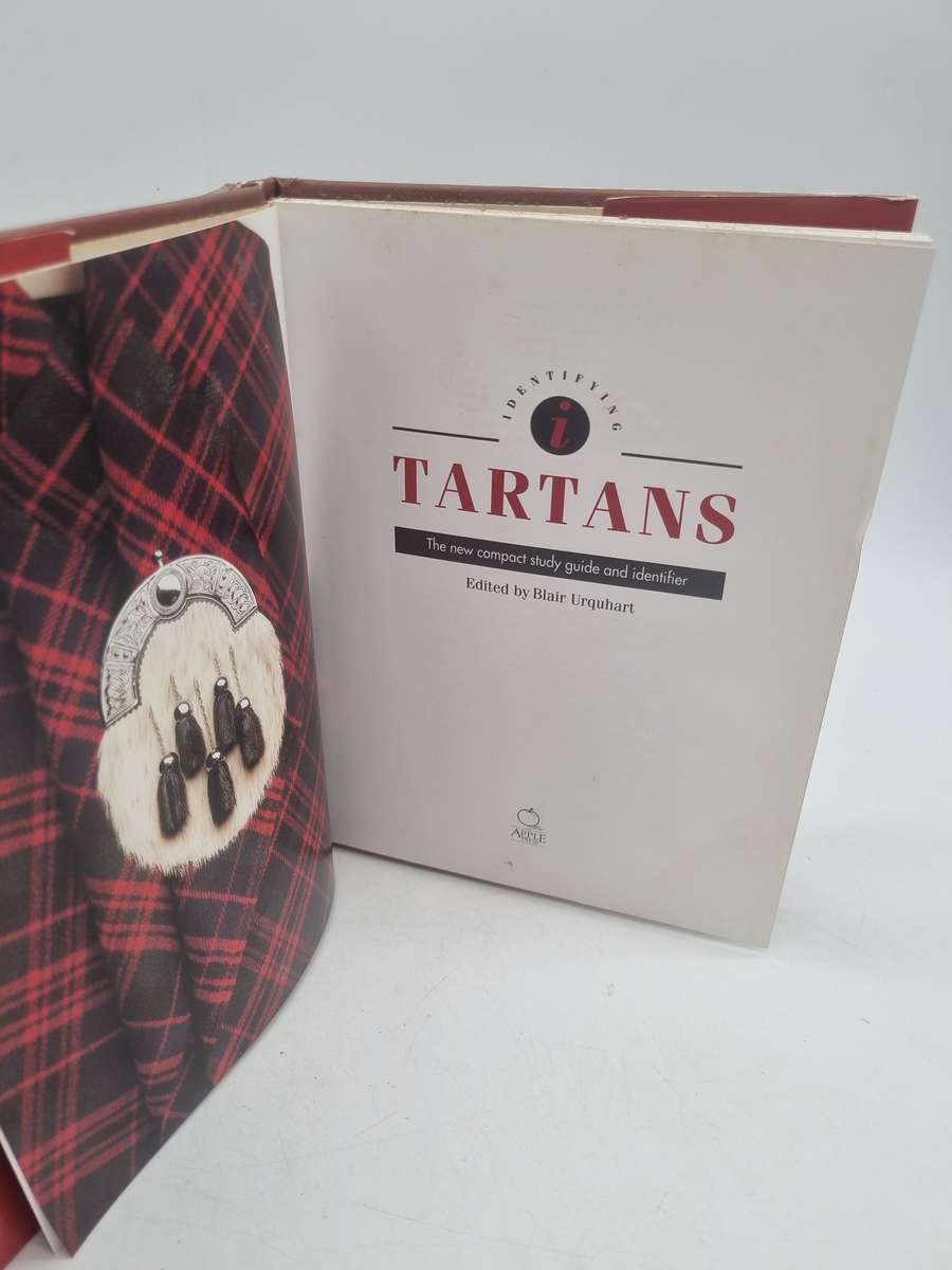 Tartans: The New Compact Study Guide and Identifier - Blair Urquhart