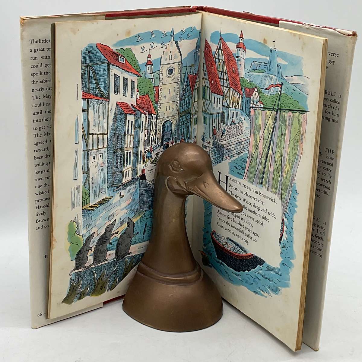 The Pied Piper of Hamelin - Robert Browning Illustrated by Harold Jones