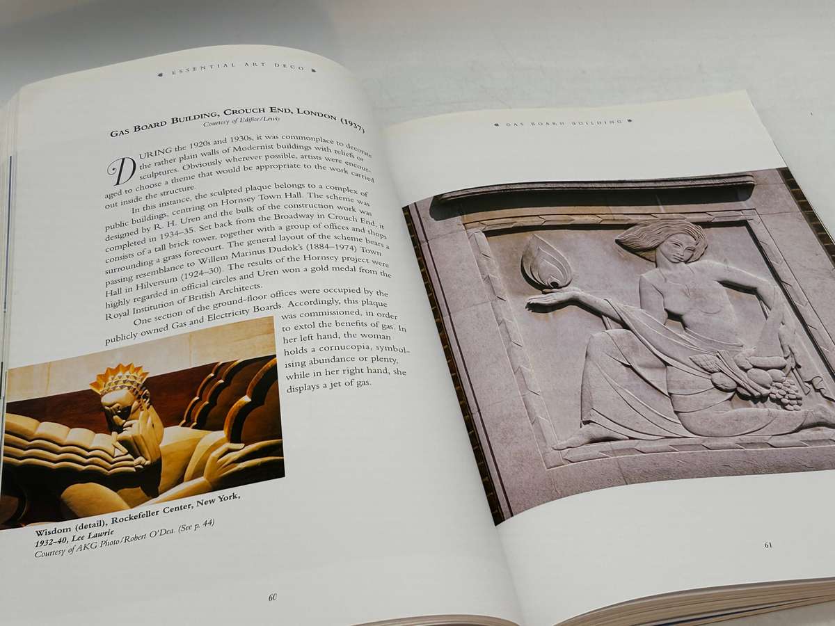 Essential Art Deco by Iain Zaczek