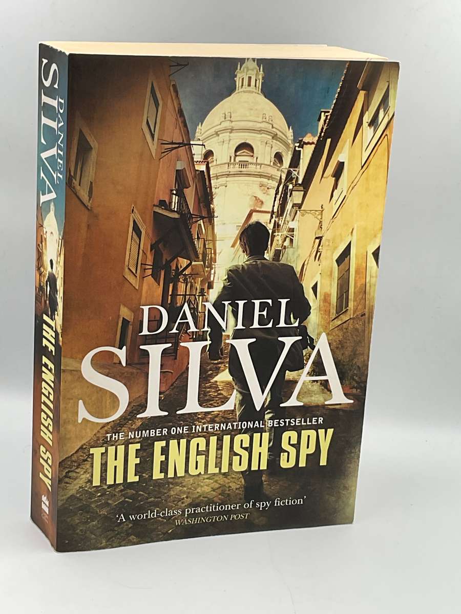 The English Spy - Daniel Silva | Large Format