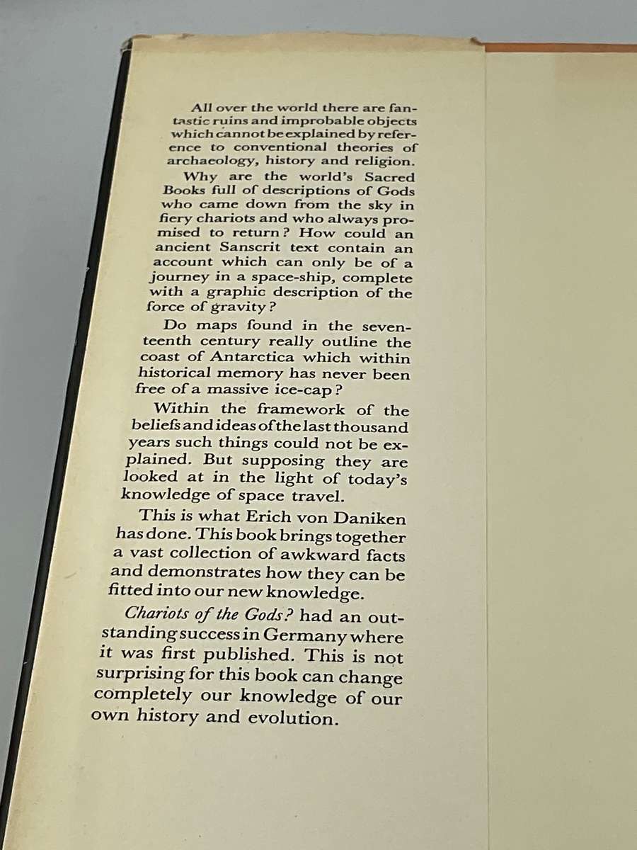 Chariots of the Gods? Unsolved Mysteries of the Past by Erich Von Daniken 1971