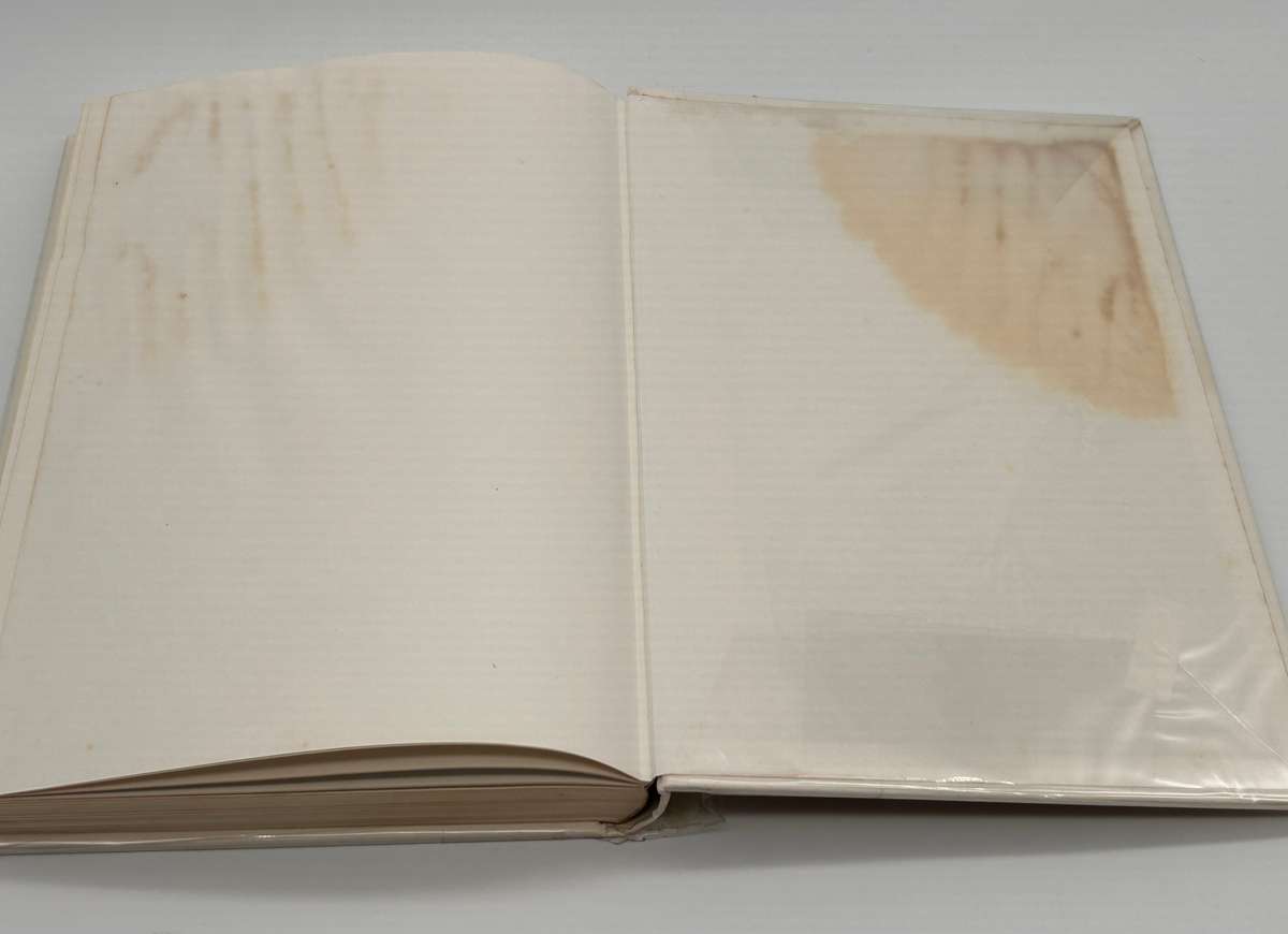 Wingfield - A Pictorial History by Gerry de Vries | Signed by author & 6 contributors | Water damage