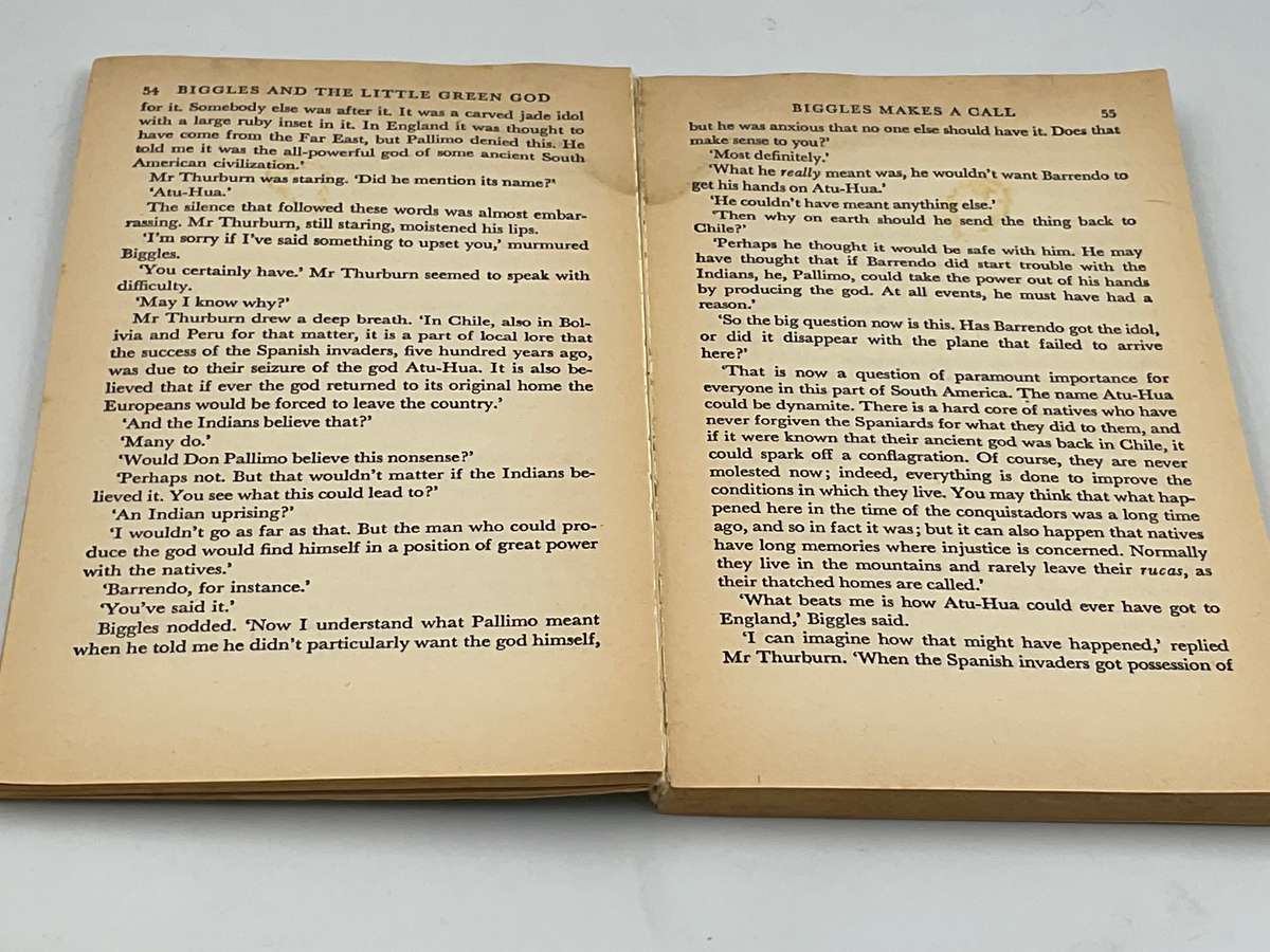 Biggles and the Little Green God - WE Johns | Knight Books 1979