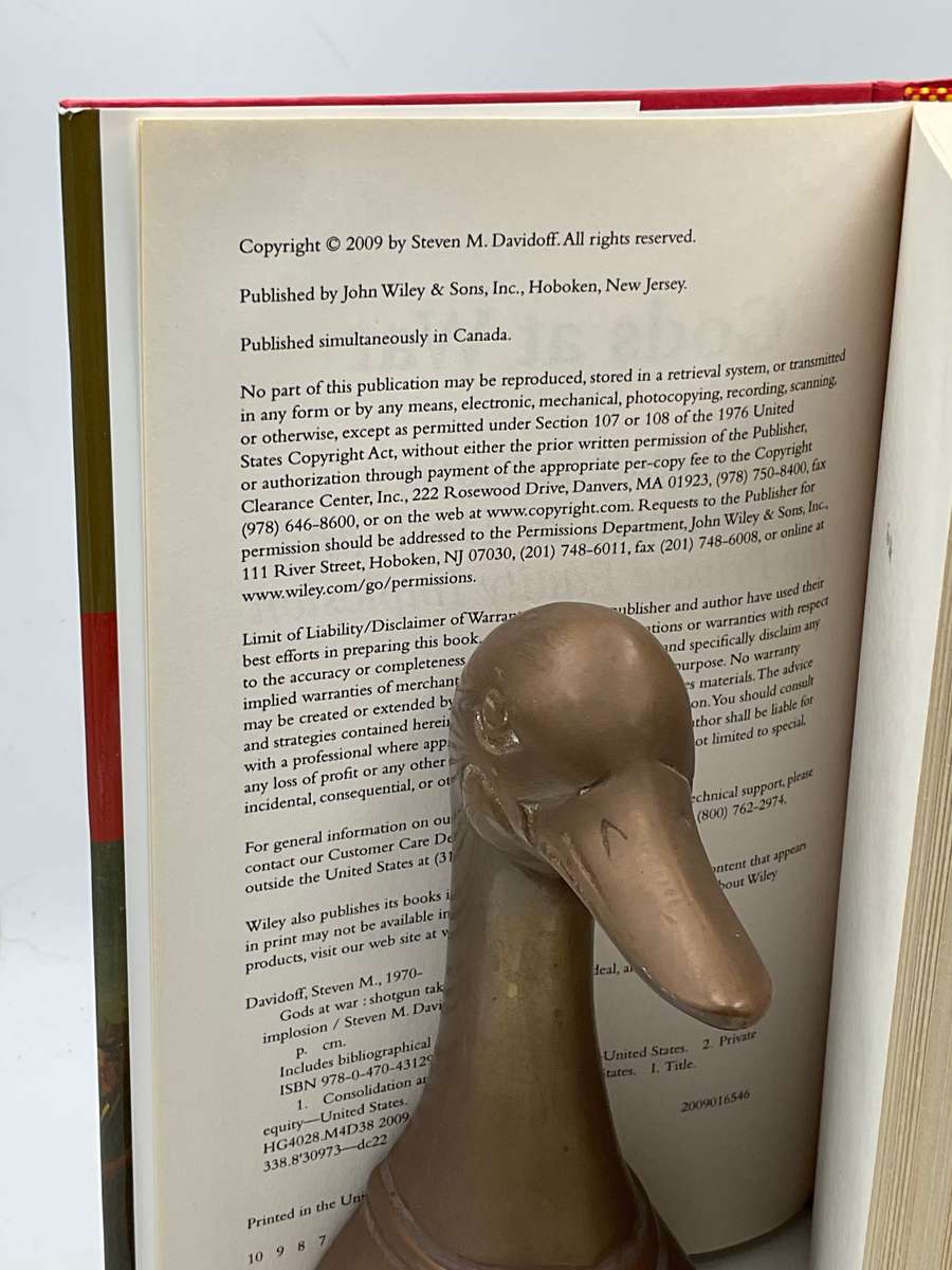 Gods at War: Shotgun Takeovers, Government by Deal, and the Private Equity Implosion - SM Davidoff