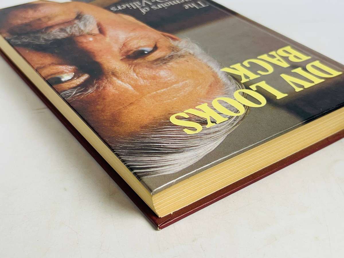 DIV Looks Back ~ The Memoirs of Sir De Villiers Graaff