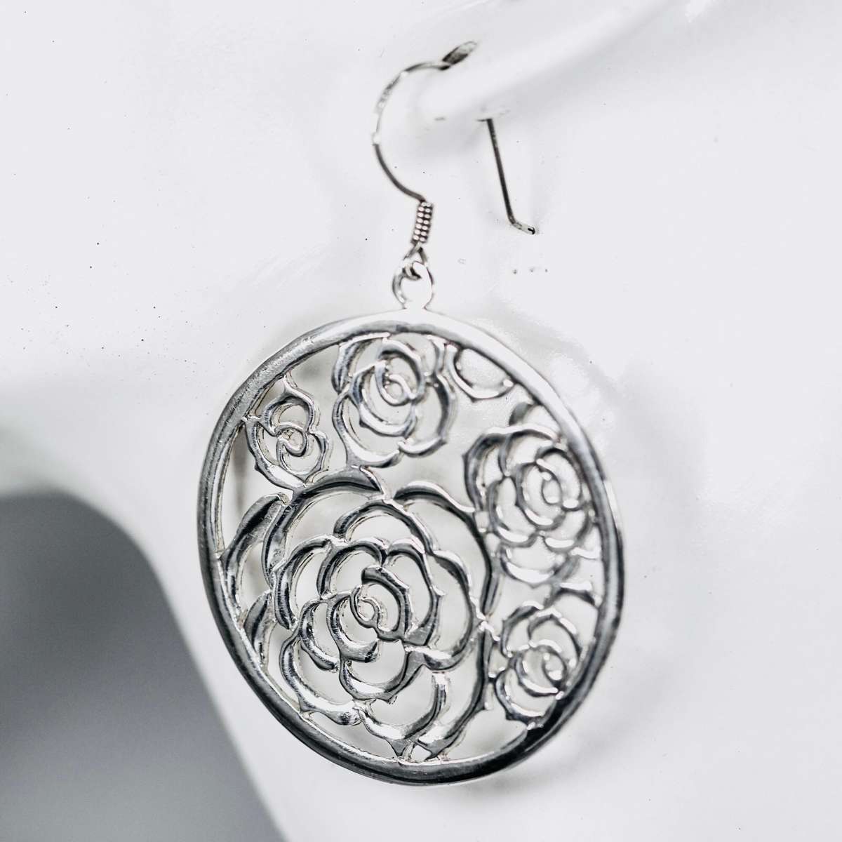 SHOWY ROSE DETAIL OPENWORK STERLING SILVER DROP & DANGLE EARRINGS. 925