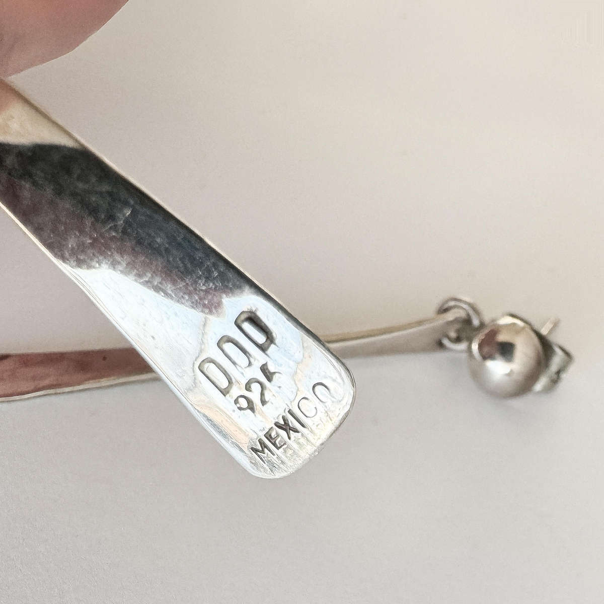 LONG POLISHED STERLING SILVER DROP N DANGLE EARRINGS 6 CM LONG, WHITE MEXICAN STERLING SILVER