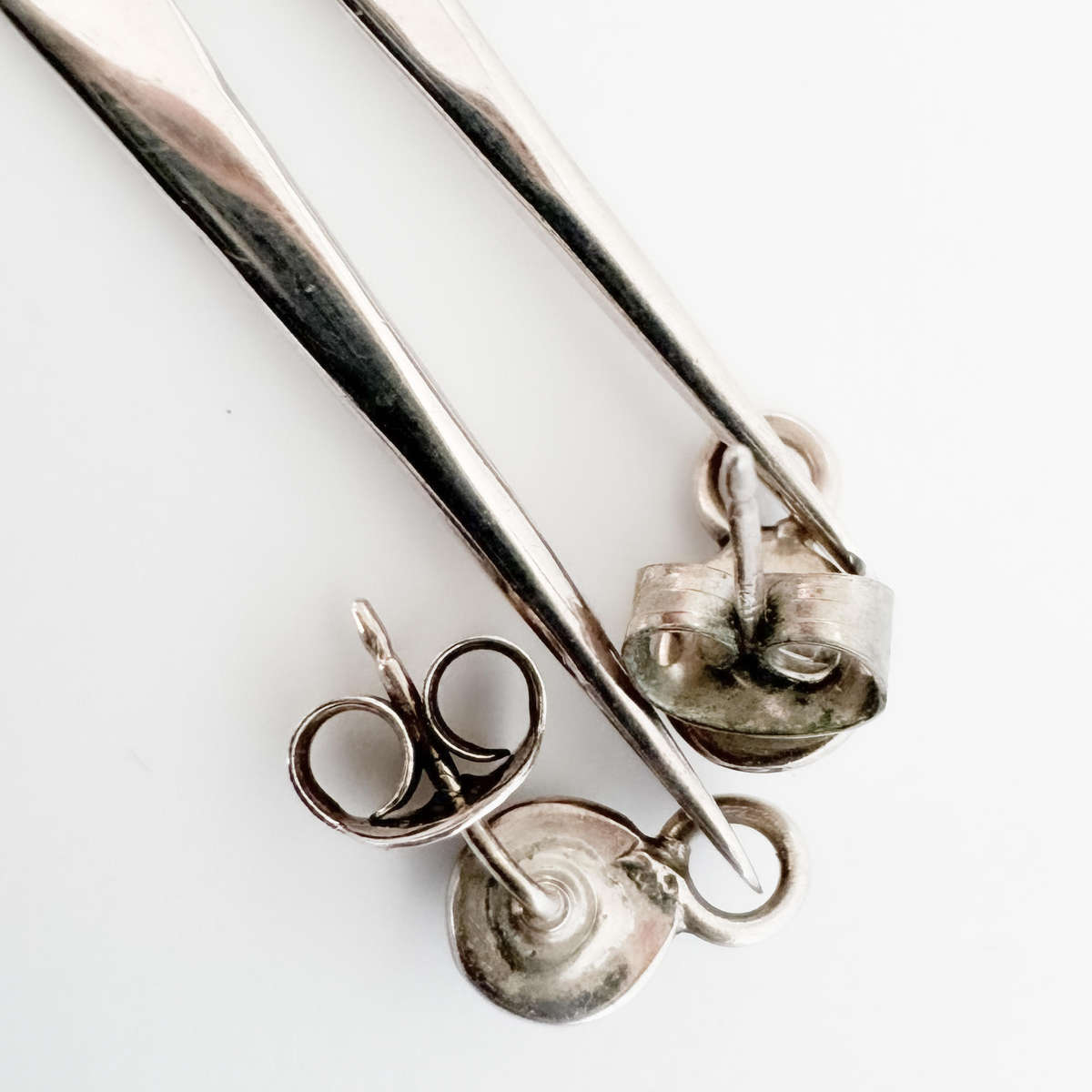 LONG POLISHED STERLING SILVER DROP N DANGLE EARRINGS 6 CM LONG, WHITE MEXICAN STERLING SILVER