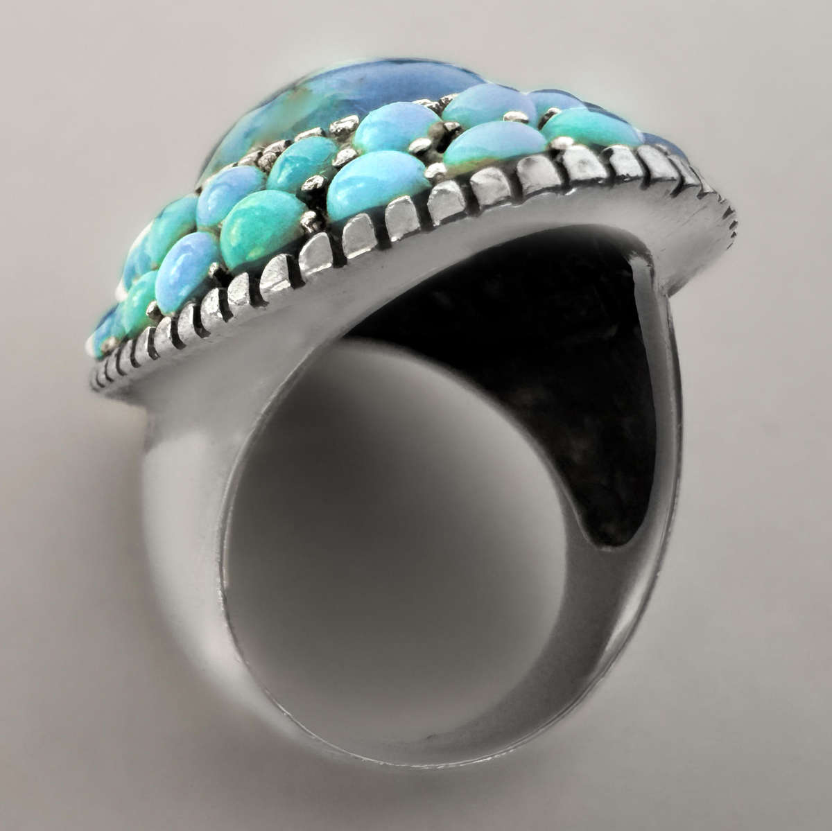 LARGE NAVAJO TURQUOISE SOLID STERLING SILVER RING - SOUTH AMERICAN