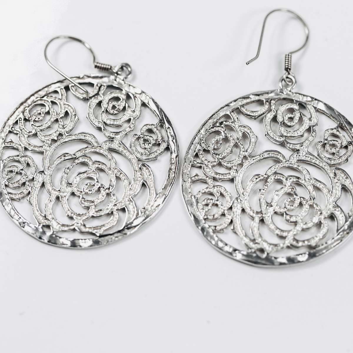 SHOWY ROSE DETAIL OPENWORK STERLING SILVER DROP & DANGLE EARRINGS. 925